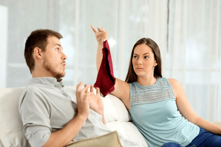 Как проверить мужа на верность - через телефон и народные методы